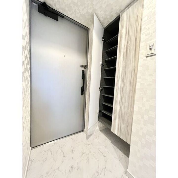 S-RESIDENCE金山Westの玄関