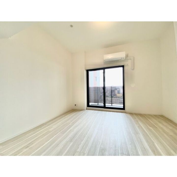 S-RESIDENCE大曽根駅前504の居間