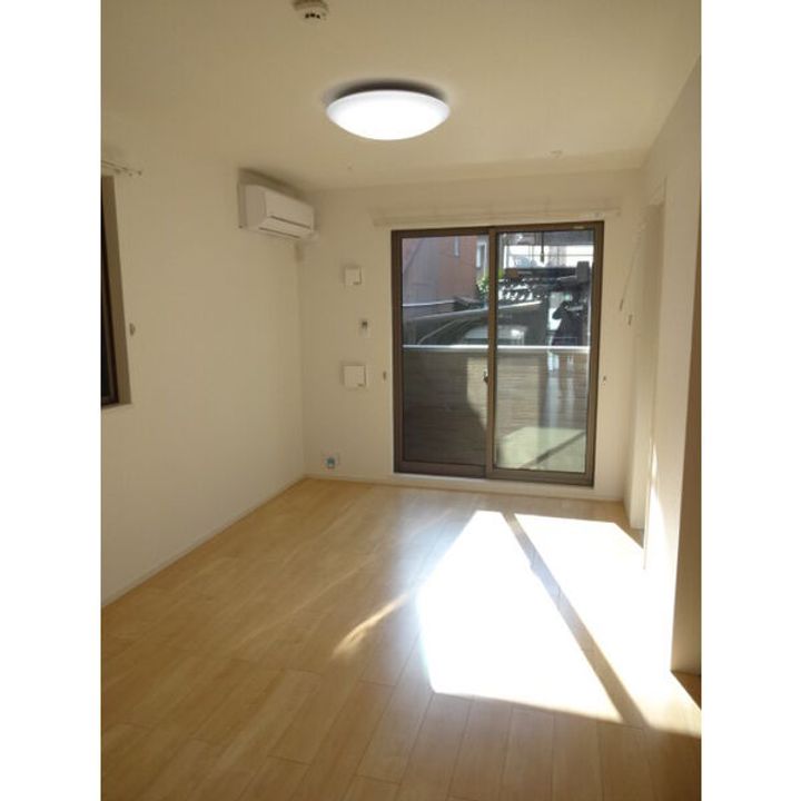 T-maison平安101の居間