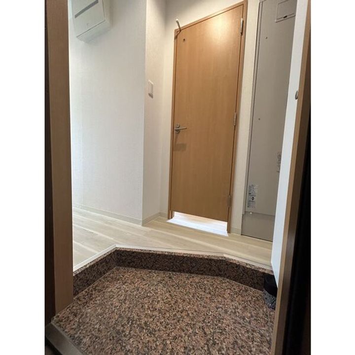 La Douceur伏見0703の玄関