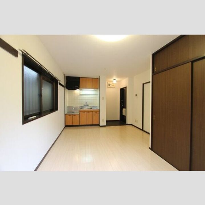 シェルコート則武の居間