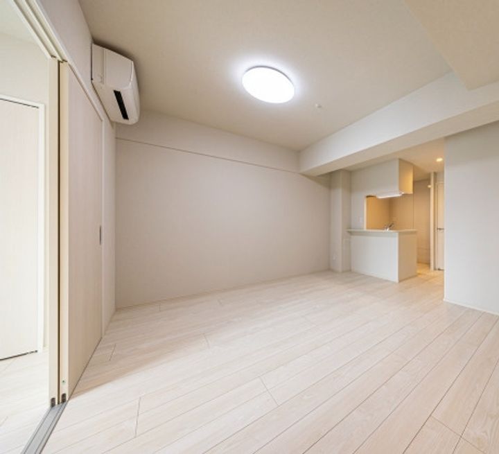 ロイジェント日吉Ⅱの居間