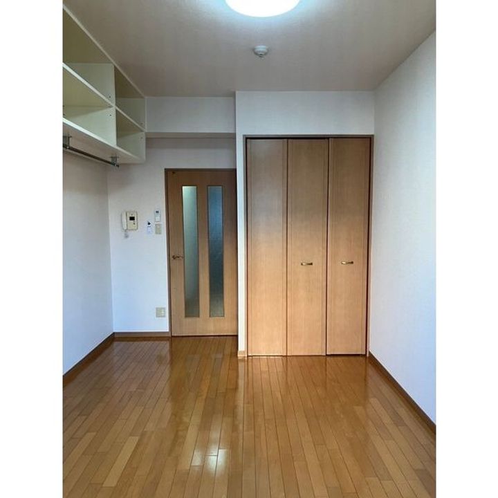 現代ハウス新栄608の居間