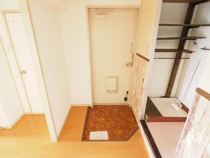 横尾5団地41号棟503の玄関