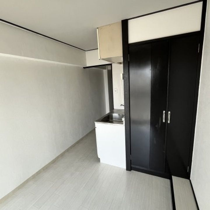 シャトル城町406の内装