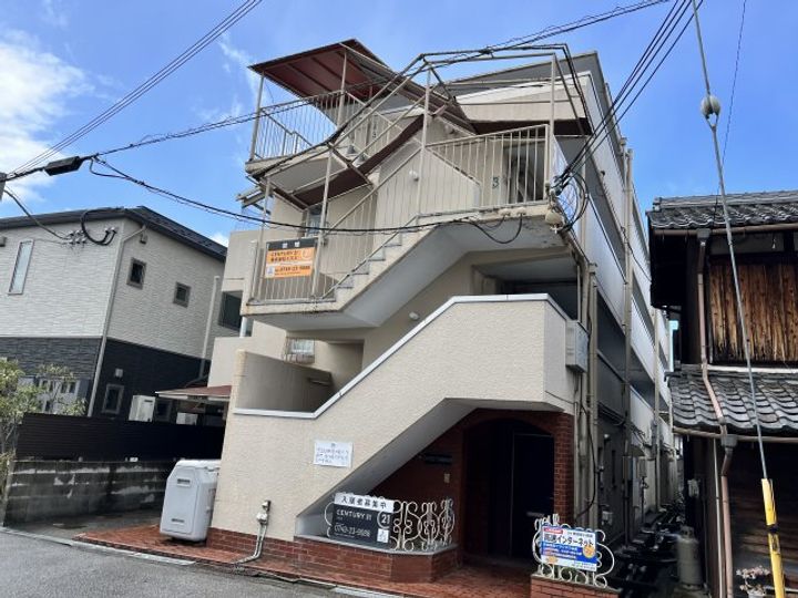 シャトル城町406の外観