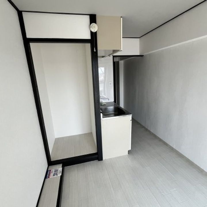 シャトル城町411の内装