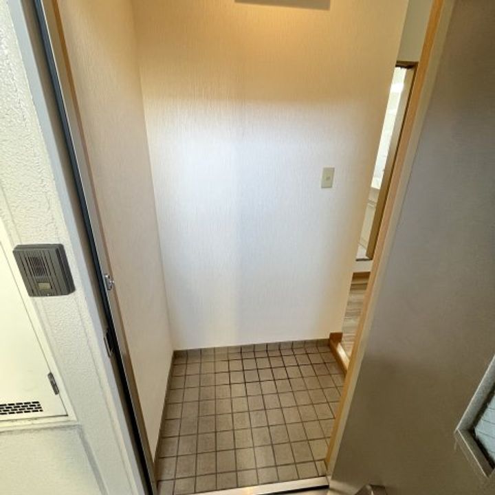 エスポワール平方302の玄関