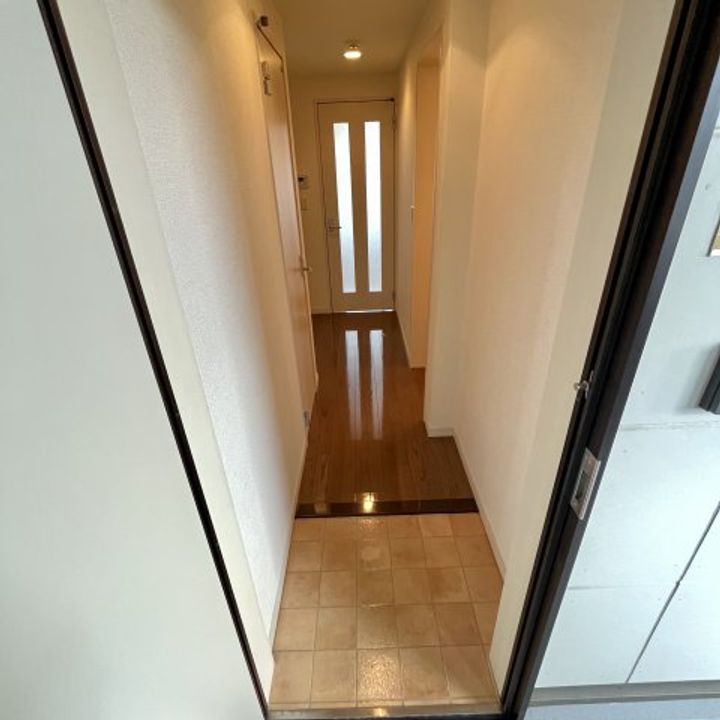 CASA KUMODEの玄関