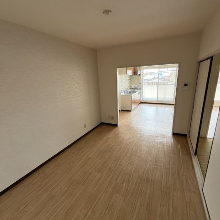 アクシスKAWASEの居間