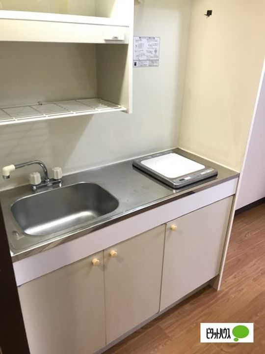 メイプル東名坂弐番館202のキッチン