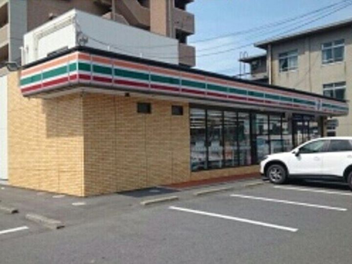 ヴァーサ レミィ−Aの周辺