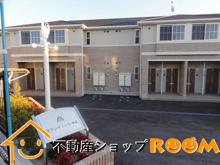 グランディール中広の玄関