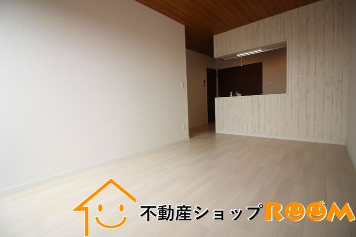 クレストガーデン柳川 A棟201の内装