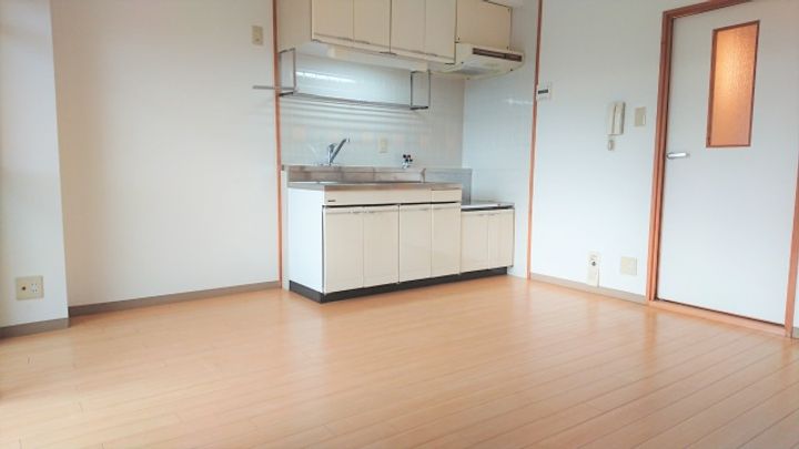 サンローゼ竜田川303の居間