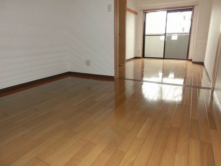 中津口センタービル903の居間