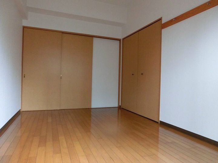 中津口センタービル903の居間