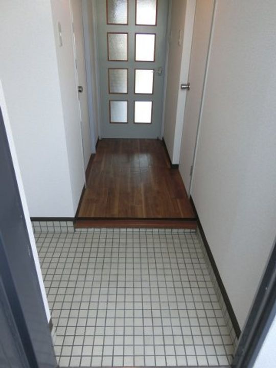 吉志ハイツの玄関