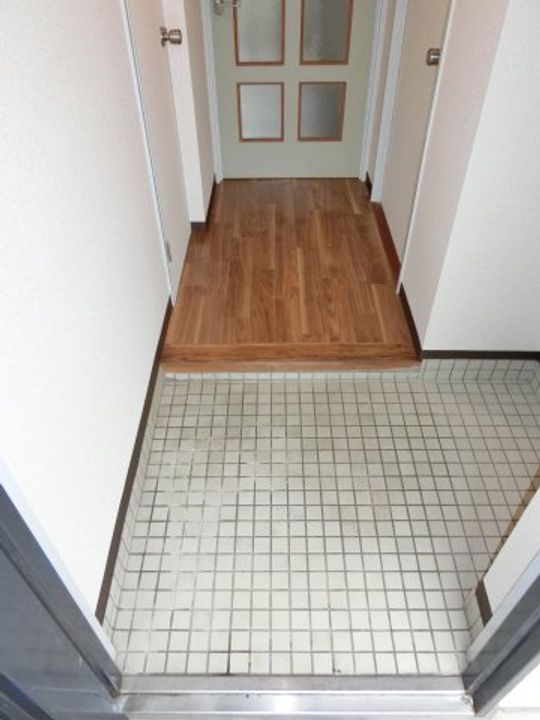 吉志ハイツの玄関