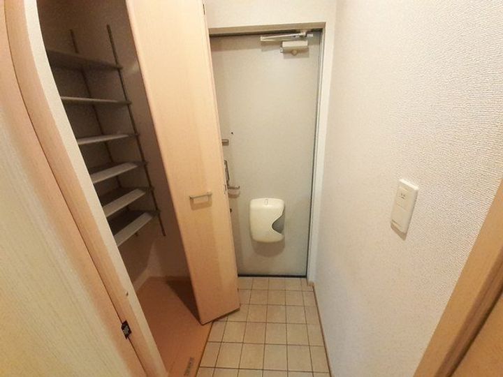 アバンツァ−トⅠの玄関