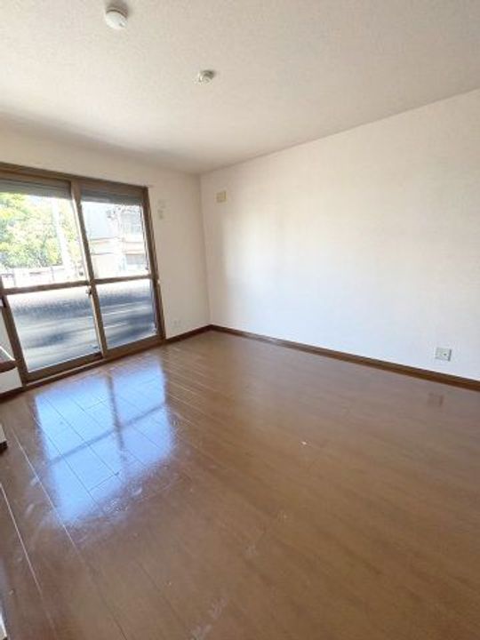 ラカーサ大久保の居間