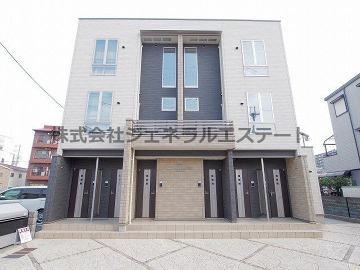 シャン・ド・フルールⅢ番館の外観