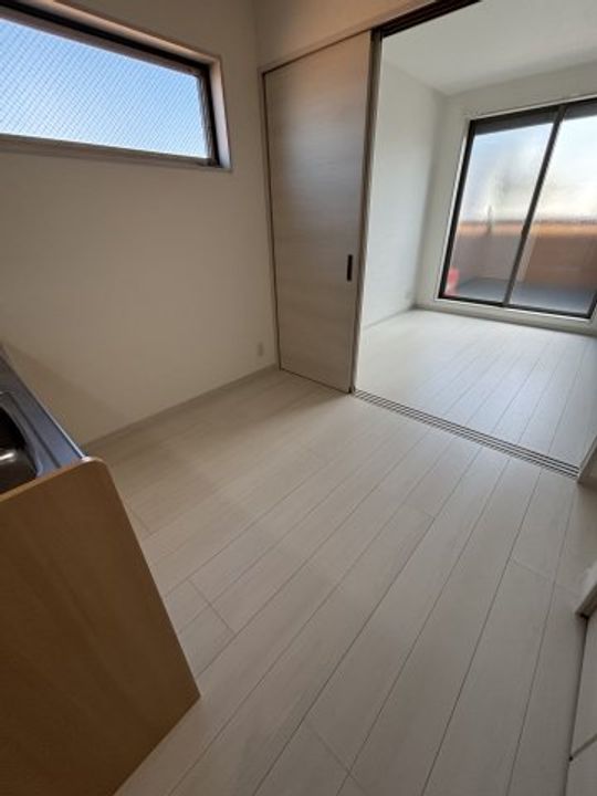 L-BASE藤田町302の居間