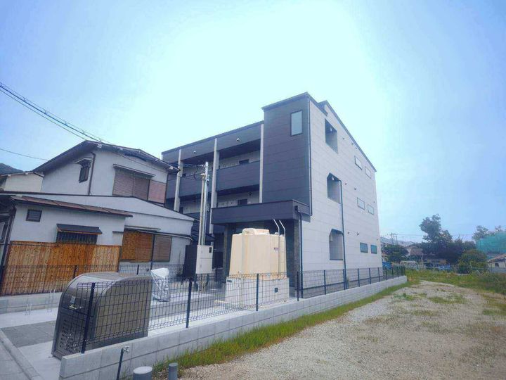 プレサンスクレージュ喜里川町の外観