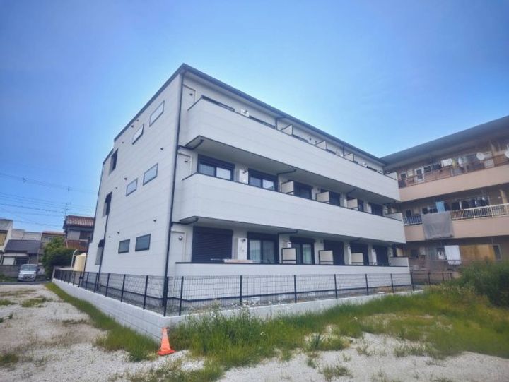 プレサンスクレージュ喜里川町の外観