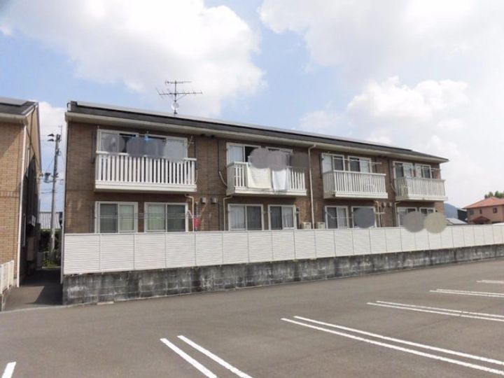 ルミエール三松 A棟の外観