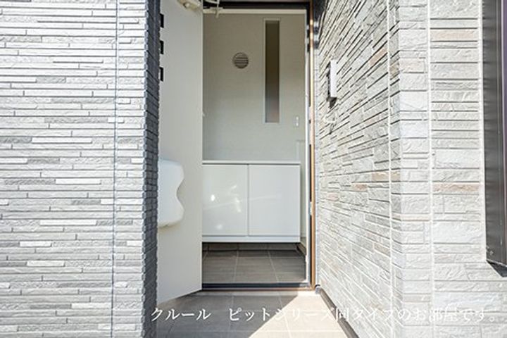 アステル・カロンの玄関