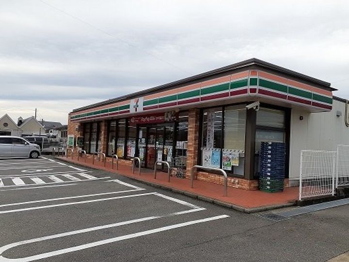 ロミック江良の周辺