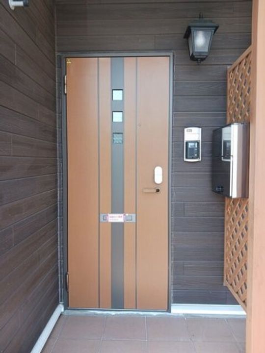 ヴィラ プリムローズ B棟の玄関