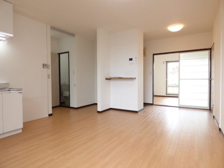 グリーンヴィレッジ高橋A203の居間