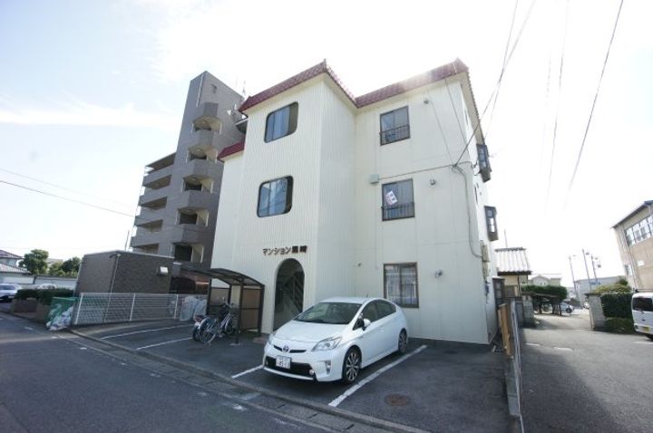 マンション黒崎203の外観