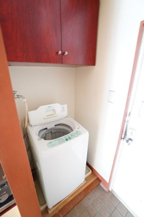 ジュネス敷島の玄関