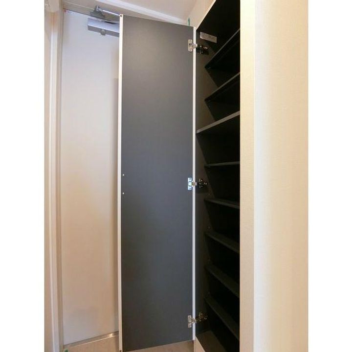 リブリ・大杉の玄関