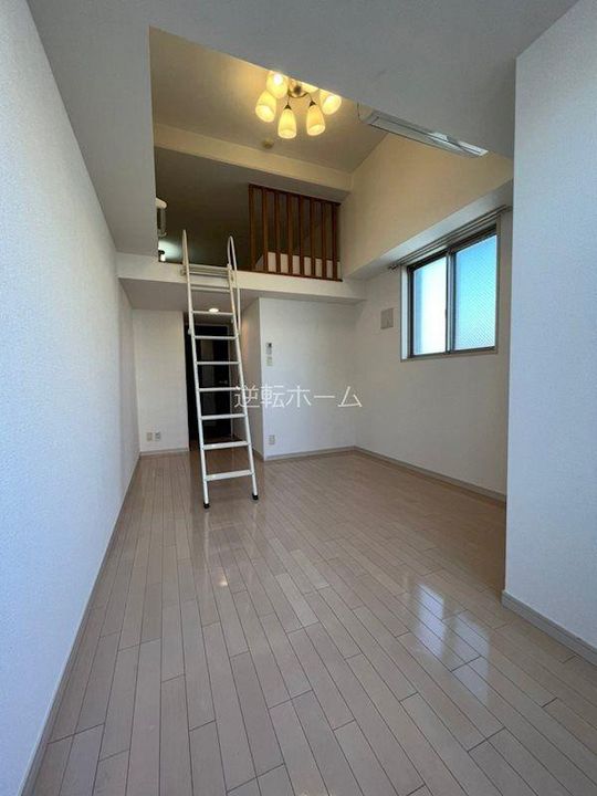 エステムコート名古屋栄デュアルレジェンドの居間