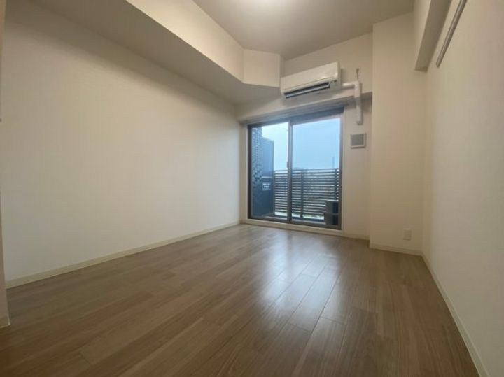 プレサンス新栄リベラの居間