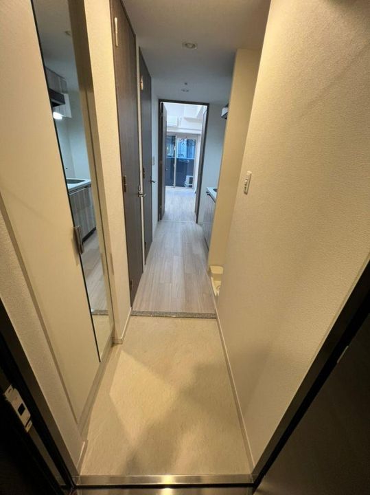 プレサンス葵デュリスの玄関