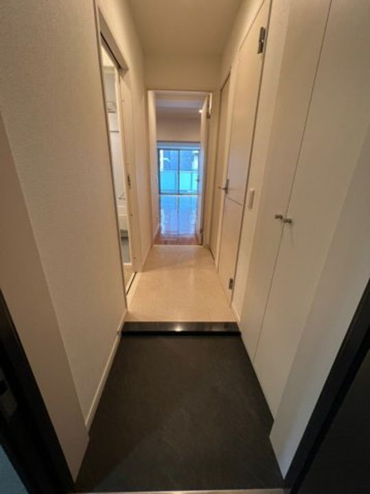 エルミタージュ新栄の玄関