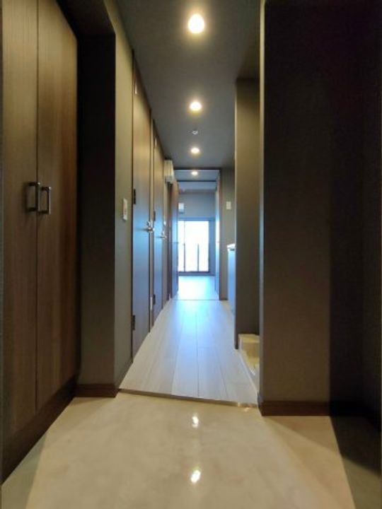 メイクスWアート浅間町の玄関