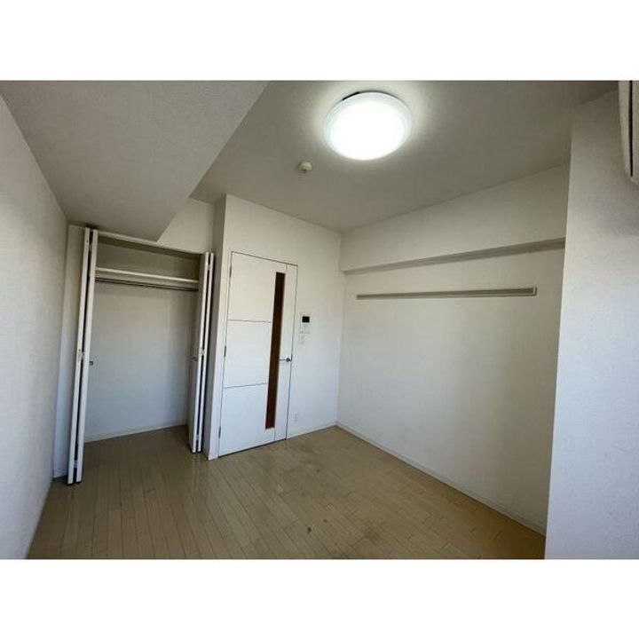 プレサンス新栄リミックスの居間