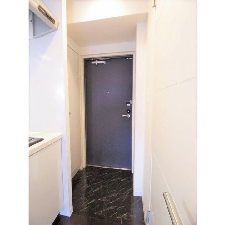 プロシード新栄の玄関