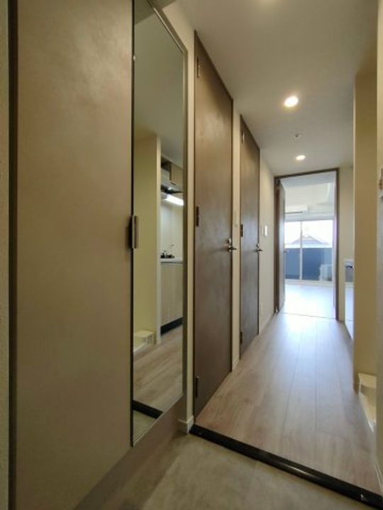 プレサンス吹上駅前エテルノ1405の玄関