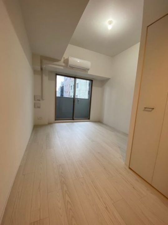 エスリード栄 THE PARKの居間