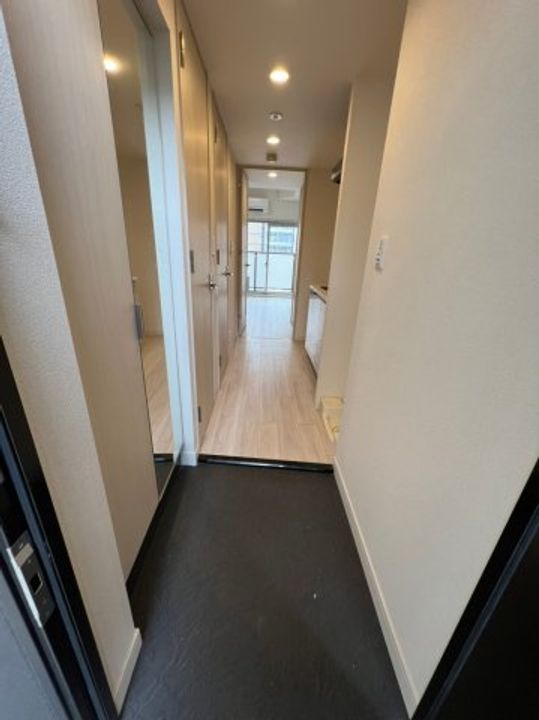 プレサンスSAKAEフロントの玄関