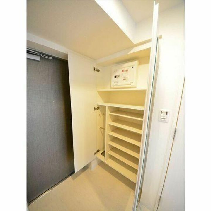 エスリード金山エクセアの玄関