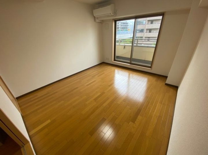 サン・名駅南ビルの居間