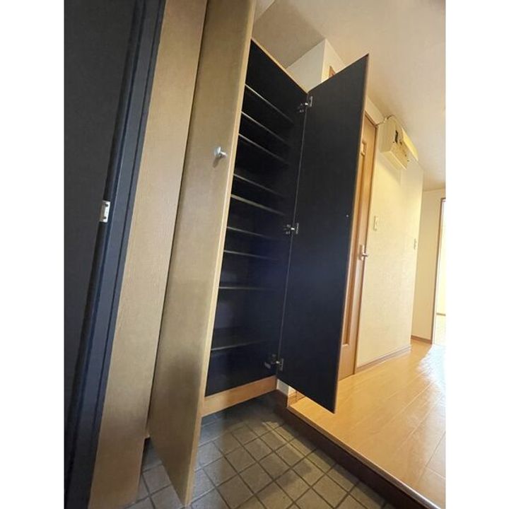 エクセレント名駅南102の玄関